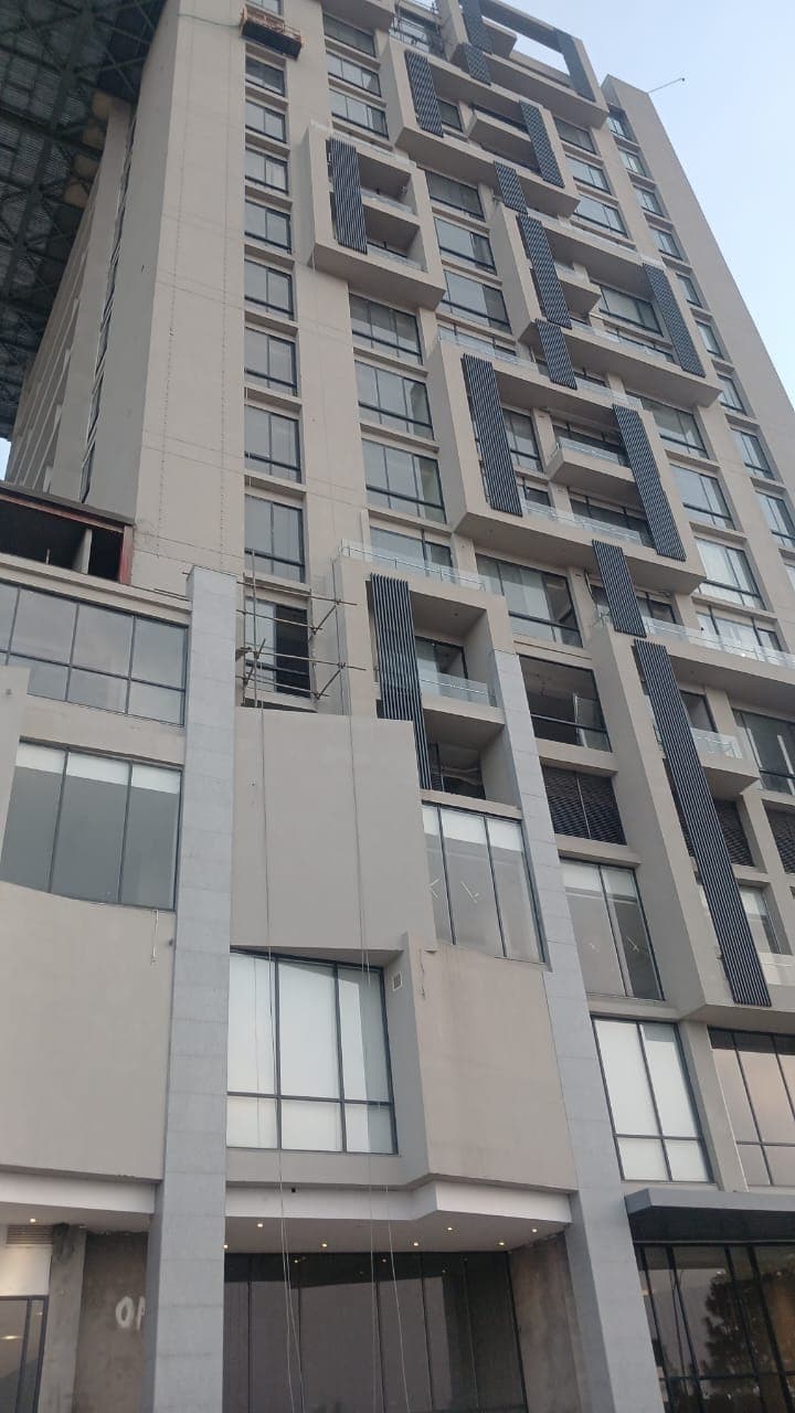 Gulberg Green JJ Tower